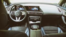 Mercedes EQC - galeria redakcyjna - widok ogólny wn?trza z przodu