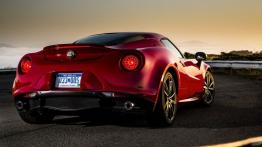Alfa Romeo 4C (2015) - wersja amerykańska - widok z tyłu