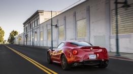 Alfa Romeo 4C (2015) - wersja amerykańska - widok z tyłu