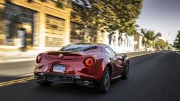 Alfa Romeo 4C (2015) - wersja amerykańska - widok z tyłu