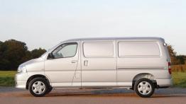 Toyota Hiace - wersja przedłużona - lewy bok