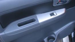 Toyota Hilux VII Podwójna kabina Facelifting 3.0 D-4D 171KM - galeria redakcyjna - drzwi tylne lewe 