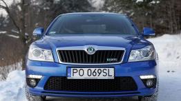 Skoda Octavia II Hatchback Facelifting 2.0 TFSI 200KM - galeria redakcyjna - przód - reflektory wyłą