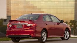 Toyota Corolla po liftingu - wersja USA - widok z tyłu