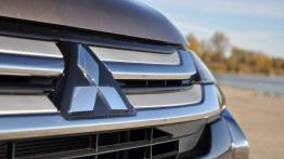 Mitsubishi Outlander 2.2 DID Intense Plus 4WD - galeria redakcyjna - grill