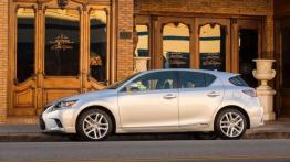 Lexus CT 200h Facelifting (2015) - wersja amerykańska - lewy bok