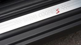 Mini Cooper SD 2014 - wersja 5-drzwiowa - listwa progowa