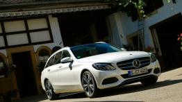 Mercedes Klasa C W205 Kombi - galeria redakcyjna - widok z przodu