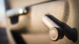 Opel Corsa D Facelifting 1.2 LPG - galeria redakcyjna - drzwi tylne lewe od wewnątrz