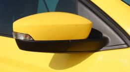 Skoda Fabia III Hatchback 1.0 MPI - galeria redakcyjna - prawe lusterko zewnętrzne, przód