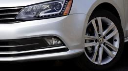 Volkswagen Jetta VI Facelifting (2015) - wersja amerykańska - przód - inne ujęcie