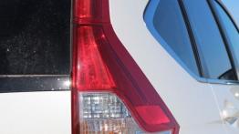 Honda CR-V IV 2.2 i-DTEC 150KM - galeria redakcyjna - prawy tylny reflektor - wyłączony