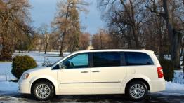 Lancia Voyager Van 3.6 V6 283KM - galeria redakcyjna - lewy bok