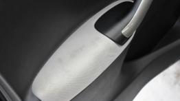 Citroen C-Elysee II Sedan 1.6 VTi 115KM - galeria redakcyjna - drzwi kierowcy od wewnątrz