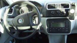 Skoda Fabia II Hatchback 1.2 i HTP 60KM - galeria redakcyjna - kokpit