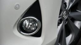 Toyota Auris II Hatchback 5d 1.8 HSD 136KM - galeria redakcyjna - zderzak przedni