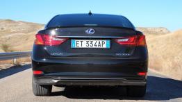 Lexus GS IV 300h F Sport 223KM - galeria redakcyjna - widok z tyłu