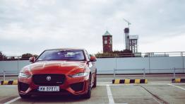 Jaguar XE - galeria redakcyjna - widok z przodu