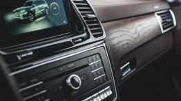 Mercedes na torze w Bednarach - prezentacja dynamiczna