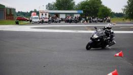 Wyższa szkoła jazdy Suzuki - prędkość może być bezpieczna