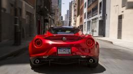 Alfa Romeo 4C (2015) - wersja amerykańska - widok z tyłu
