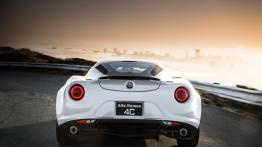 Alfa Romeo 4C (2015) - wersja amerykańska - widok z tyłu