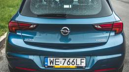 Opel Astra K - dobra, choć nie luksusowa - widok z tyłu
