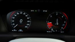Volvo XC90 II 2.0 D5 225 KM - galeria redakcyjna - zestaw wskaźników