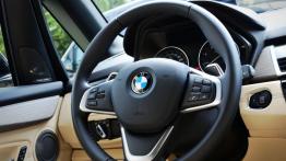 BMW Seria 2 Active Tourer 218d 150KM - galeria redakcyjna - kierownica