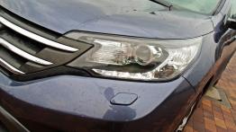 Honda CR-V IV 1.6 i-DTEC 120KM - galeria redakcyjna - lewy przedni reflektor - włączony