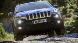 Jeep Cherokee KL (2014) Trailhawk - wersja europejska - widok z przodu