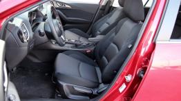 Mazda 3 III Hatchback  2.0 120KM - galeria redakcyjna - widok ogólny wnętrza z przodu