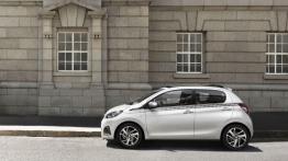 Peugeot 108 (2014) - wersja 5-drzwiowa - lewy bok