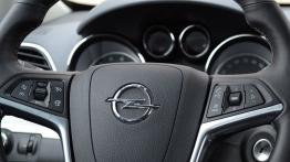 Opel Mokka SUV 1.4 Turbo Ecotec 140KM - galeria redakcyjna - kierownica