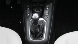 Citroen C-Elysee II Sedan 1.6 VTi 115KM - galeria redakcyjna - skrzynia biegów