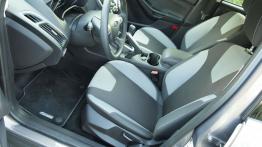 Ford Focus III Kombi 1.6 EcoBoost 150KM - galeria redakcyjna - widok ogólny wnętrza z przodu