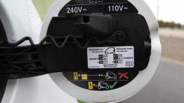 Smart fortwo electric drive - galeria redakcyjna - gniazdo ładowania