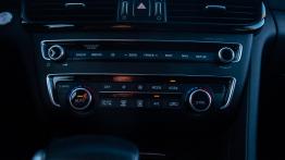 Kia Optima Kombi PHEV 2.0 GDi 205 KM - galeria redakcyjna - komputer pokładowy