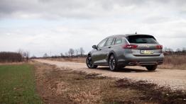 Opel Insignia Country Tourer 1.6 Turbo 200 KM - galeria redakcyjna - widok z ty³u