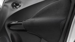 Nissan Juke Nismo RS (2014) - wersja europejska - drzwi pasażera od wewnątrz