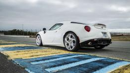 Alfa Romeo 4C (2015) - wersja amerykańska - widok z tyłu