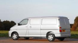 Toyota Hiace - wersja przedłużona - widok z tyłu