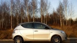 Lancia Ypsilon IV Hatchback 5d 1.3 Multijet 16v 95KM - galeria redakcyjna 2 - prawy bok