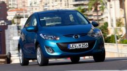 Mazda 2 Facelifting - wersja 5-drzwiowa - widok z przodu