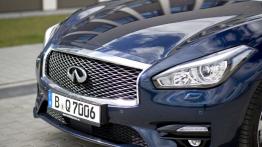 Infiniti Q70 2.2d 170 KM - galeria redakcyjna - przód - reflektory wyłączone