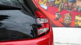 Renault Twingo III - galeria redakcyjna - prawy tylny reflektor - wyłączony