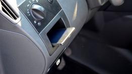 Mercedes Vito W639 Furgon Facelifting 110 CDI 95KM - galeria redakcyjna 3 - schowek w desce rozdziel