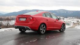 Volvo S60 II Facelifting 2.0 181KM - galeria redakcyjna - widok z tyłu
