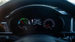 Kia Optima Kombi PHEV 2.0 GDi 205 KM - galeria redakcyjna - zestaw wskaźników