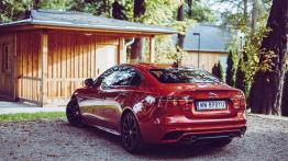 Jaguar XE - galeria redakcyjna - widok z ty?u